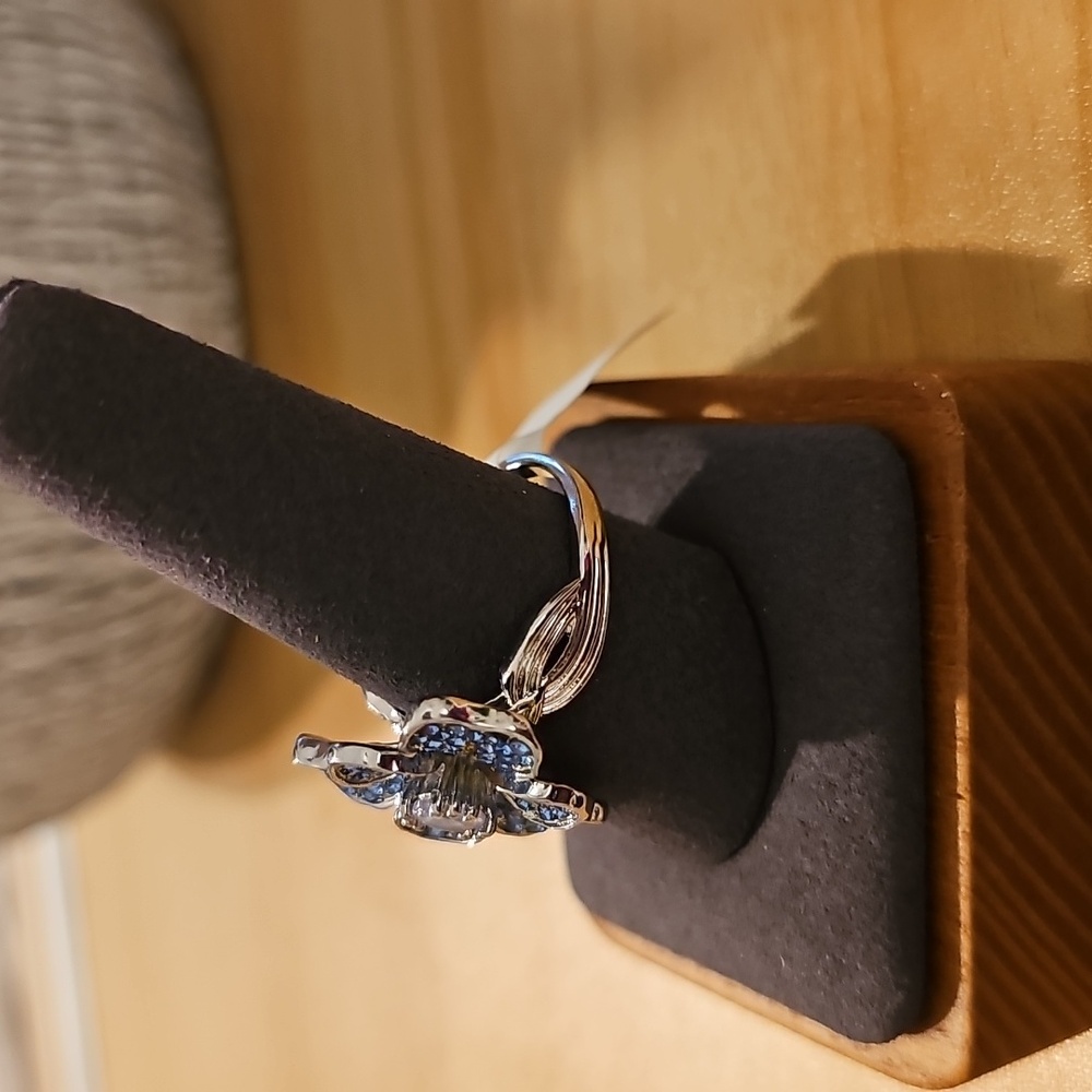 Nwot EYE CANDY Blue ZiRCONIA STUDDED and Silver Floral Ring - Picture 2 of 5